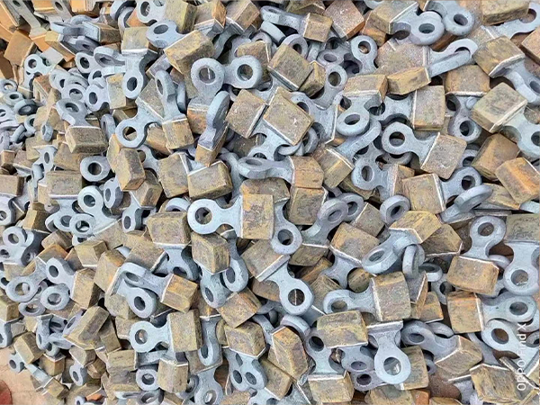高铬铸铁复合锤头生产厂家